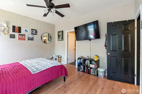 Bedroom - 501 Belfair Ct SW, Orting, WA 98360 photo 2 of 7