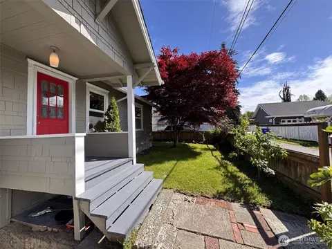 Exterior - 1022 Rockefeller Ave, Everett, WA 98201 photo 1 of 8