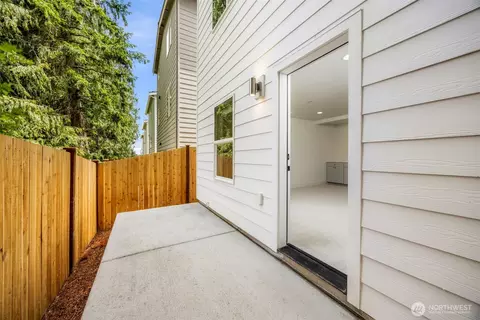 Exterior - 9 160th Pl SE, Bothell, WA 98012 photo 2 of 5