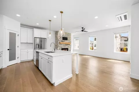 Living - 9 160th Pl SE, Bothell, WA 98012 photo 1 of 4