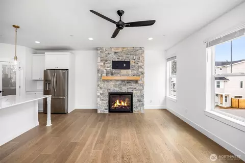 Living - 9 160th Pl SE, Bothell, WA 98012 photo 3 of 4