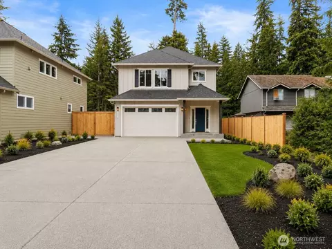 4132 Lakeview Ave NW, Bremerton, WA 98312