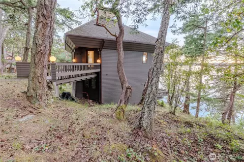 311 E Cove Rd, Anacortes, WA 98221