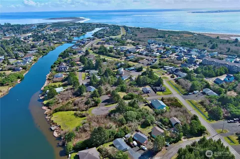 998 Texmar Ave SW, Ocean Shores, WA 98569