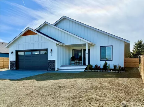 917 Ocean Shores Blvd SW, Ocean Shores, WA 98569