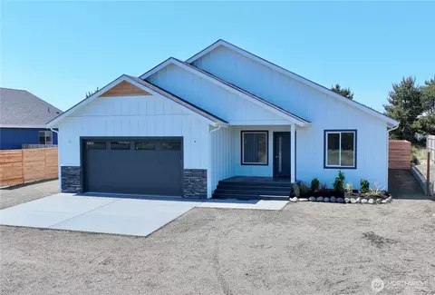 917 Ocean Shores Blvd SW, Ocean Shores, WA 98569
