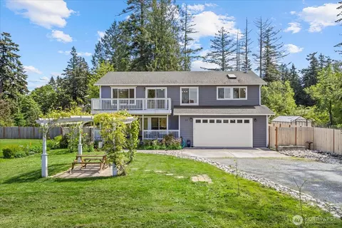 35 Edgewater Dr, Camano Island, WA 98282
