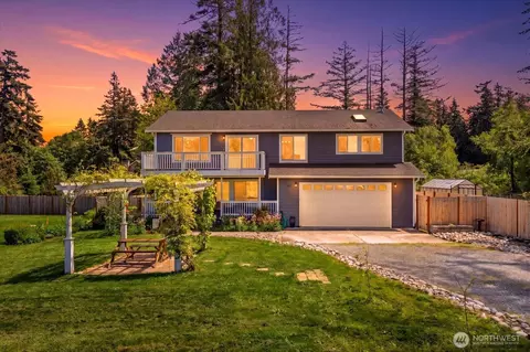 35 Edgewater Dr, Camano Island, WA 98282