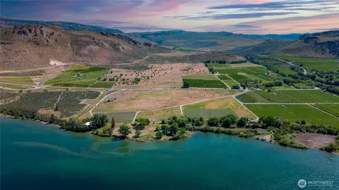 45 Thorndike Loop Rd, Oroville, WA 98844