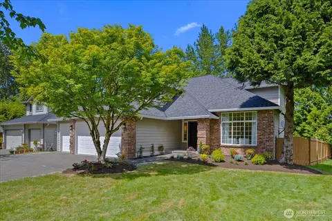 625 191st St SW, Lynnwood, WA 98036