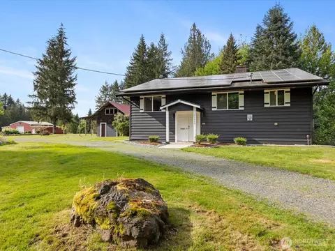 12020 W Engebretsen Rd, Granite Falls, WA 98252