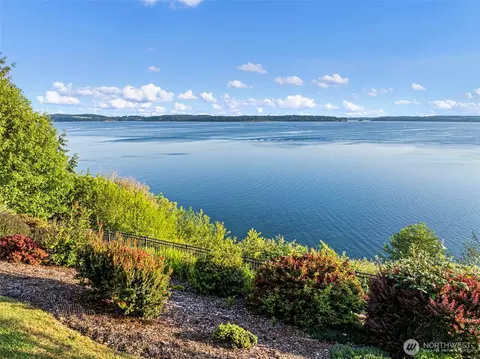 182 Bow Rd, Fox Island, WA 98333