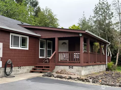 1171 Ray Hicks St, Raymond, WA 98577