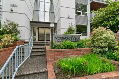 10501 8th Ave NE #126, Seattle, WA 98125