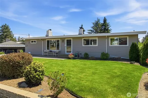 511 S 196th St, Des Moines, WA 98148