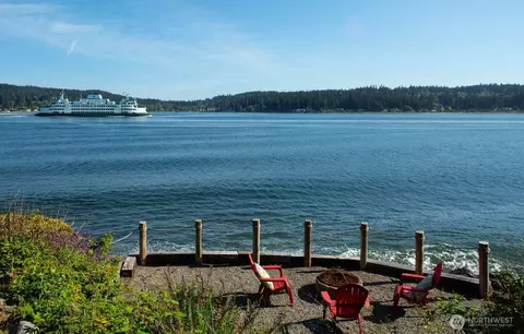 6069 Watauga Beach Dr E, Port Orchard, WA 98366