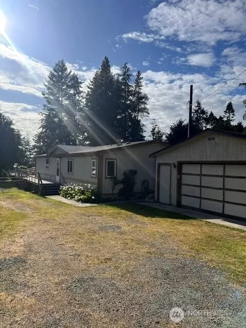 3688 Smugglers Cove Rd, Greenbank, WA 98253