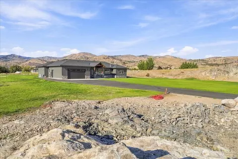 110 Slide View Ln, Manson, WA 98831