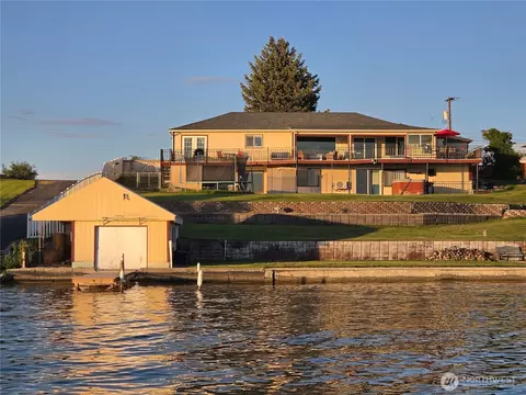 2360 Elgin Rd NE, Moses Lake, WA 98837