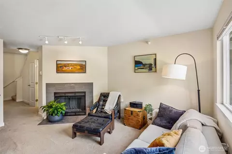 700 Front St S #C206, Issaquah, WA 98027