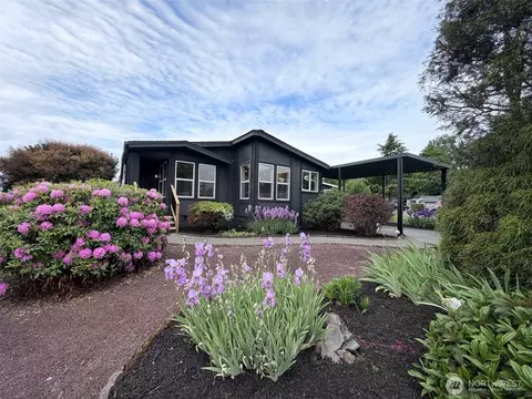 298 Holly Dr #57, Enumclaw, WA 98022