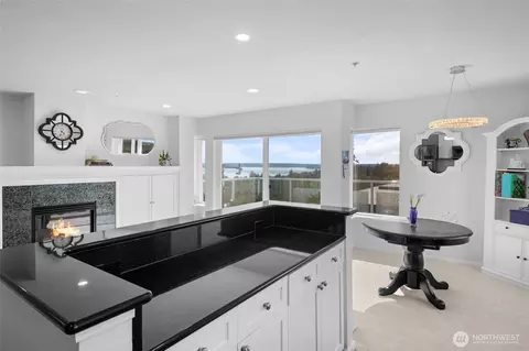 4409 California Ave SW #503, Seattle, WA 98116
