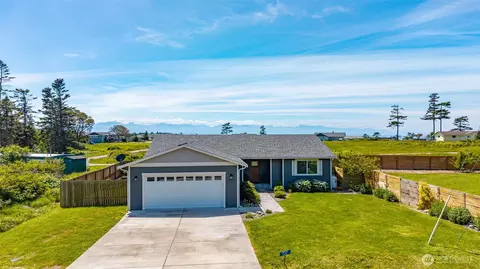 737 El Gato St, Coupeville, WA 98239