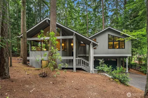 12833 NE 35th Pl, Bellevue, WA 98005