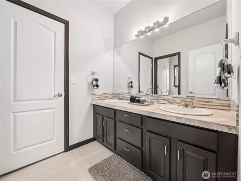 Bath - 15426 148th Avenue Ct E, Orting, WA 98360 photo 4 of 4