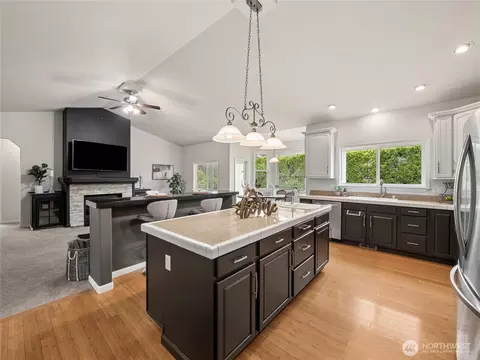 Kitchen - 15426 148th Avenue Ct E, Orting, WA 98360 photo 2 of 2