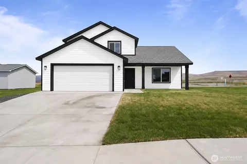 596 Karen Ave, Royal City, WA 99357