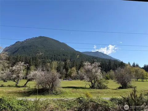 1956 SE 12th St #1004, North Bend, WA 98045