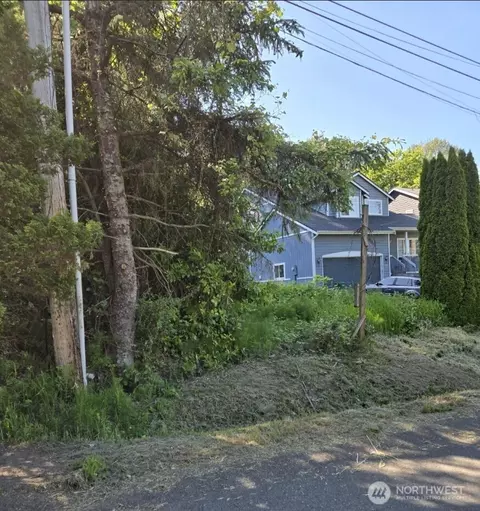 13041 33rd Ave S, Tukwila, WA 98168