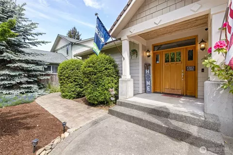 2201 W 16th St, Port Angeles, WA 98363