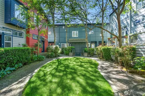 241 11th Ave E, Seattle, WA 98102