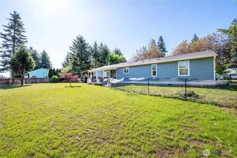 Exterior - 320 Cedar Ct, Winlock, WA 98596 photo 5 of 9