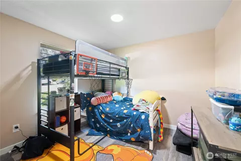 Bedroom - 320 Cedar Ct, Winlock, WA 98596 photo 1 of 5