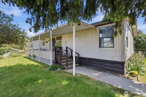 415 Sunny Dr, Electric City, WA 99123