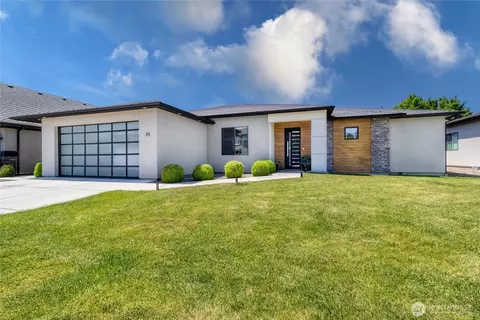 35 NE Alpine Dr, College Place, WA 99324