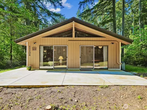 11104 11106 Leschi Cir, Anderson Island, WA 98303