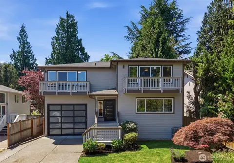 18823 SE 42nd St, Issaquah, WA 98027