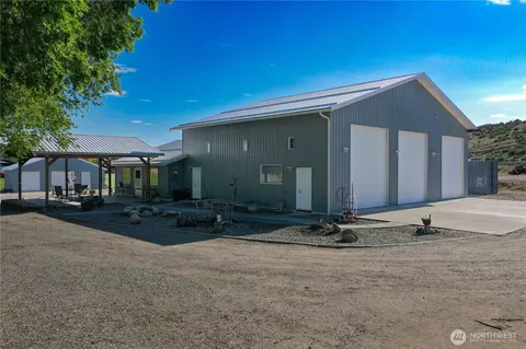 46 Shumway Rd, Omak, WA 98841