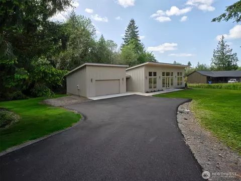 956 Paine Rd, Castle Rock, WA 98611