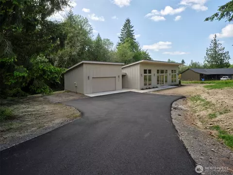 956 Paine Rd, Castle Rock, WA 98611