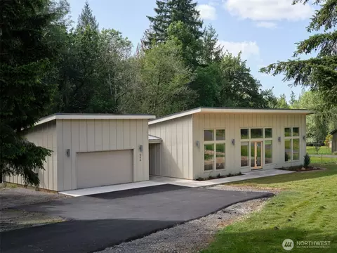 956 Paine Rd, Castle Rock, WA 98611