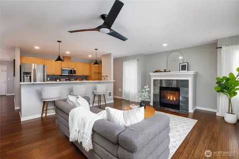 4409 California Ave SW #203, Seattle, WA 98116