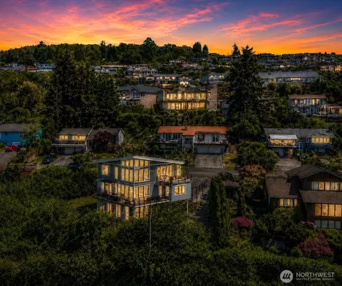 5802 Upland Ter NE, Tacoma, WA 98422