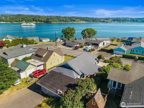 View/Area - 2708 E 10th St, Bremerton, WA 98310 photo 1 of 7