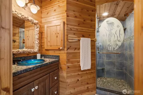 Bath - 2708 E 10th St, Bremerton, WA 98310 photo 2 of 2