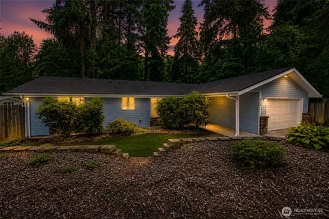 6720 Alder Glen Dr SE, Olympia, WA 98513